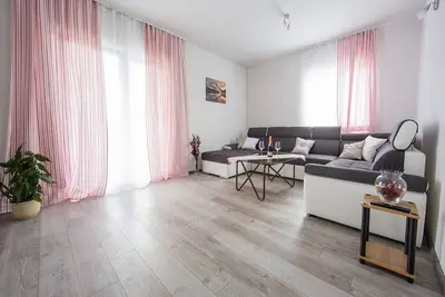 Image de Holiday Home J&D No. 3-Six Bedroom House with Pool
