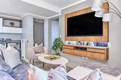 Image de Stylish 5th Floor Apartment with City Views
