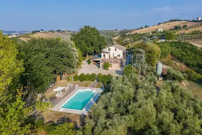Image de Fantastische Exclusieve Villa in Le Marche te Huur met Groot Eigen Zwembad!
