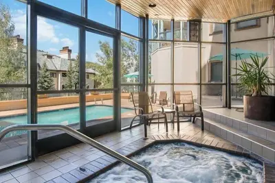 Image de Wonderful 2br ski in/out residence in Beaver Creek w/ pool - walk to shops!