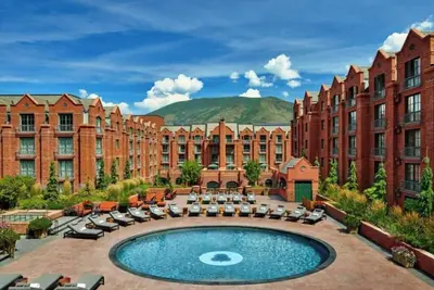 Image de Lavish 2br residence at The St. Regis in downtown Aspen - pool, concierge & more