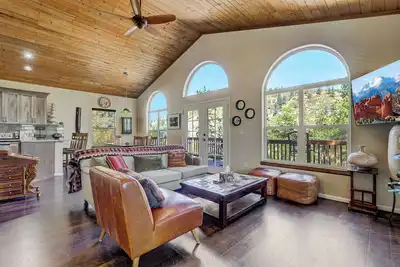 Image de 5bd – Large Yard & Firepit | Escape to the Mtns!
