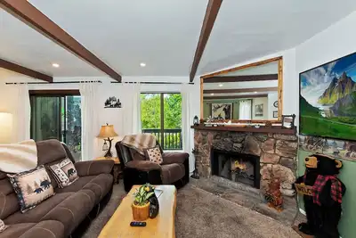 Image de Charming Condo W/ Hot tub & Pet Friendly