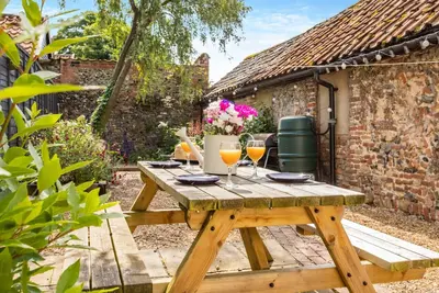 Image de Wits End Cottage - Deux Chambres Maison, Couchages 4