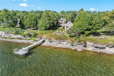 Image de Waterfront home in Downtown Baileys Harbor- Across from the Brewery!