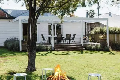Image de White Lavender Cottage A Mudgee Garden Escape