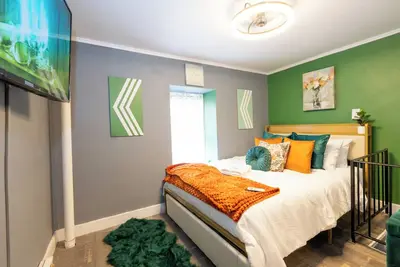 Image de Millview is located in the heart of \nMount Holly perfect for business or leisure