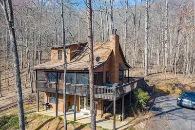 Image de Little Bear Lodge- Pet Friendly-Centrally Located-Under New Management