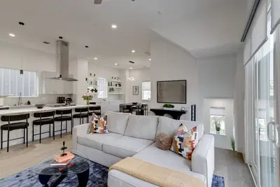 Image de Close to downtown & Nrg Stadium