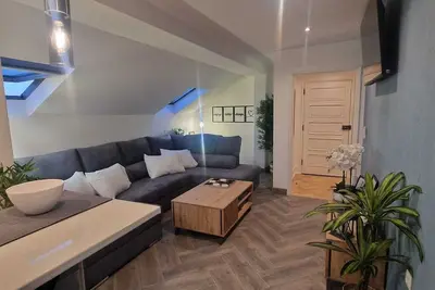 Image de Train Station Apartment in the Heart of the city with great views and 2 Patios.