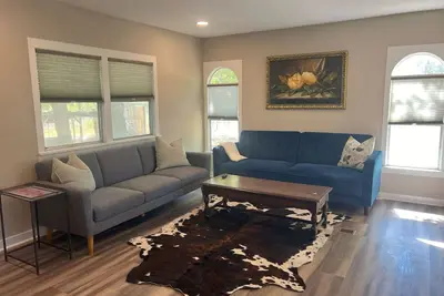 Image de Cozy home on an animal filled wonderland in delightful Seguin with Ac, WiFi