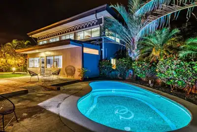 Image de Luxurious 8-Br Private Resort with Pool & Health Club. 5 Minutes from the Beach