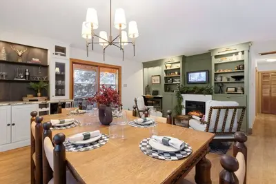 Image de 4Bdrm Muskoka Retreat Fire Table, Games, Netflix