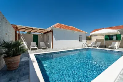 Image de Villa Iva - Trois Chambres Villa, Couchages 7
