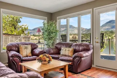 Image de Bay Breeze | Lakefront | Rocky Mountain Views
