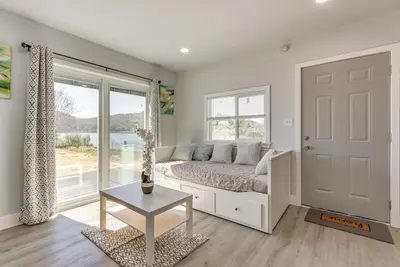 Image de End Unit w/ Clear Lake Access in NorCal!