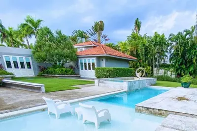 Image de 4br + Family Room - \"Villa Encanto\" in Dorado Beach East