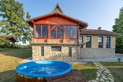 Image de Maison confortable de 3 chambres Ă .
