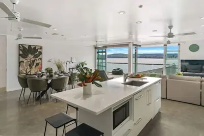 Image de Waimahana Lakefront Apartment 10