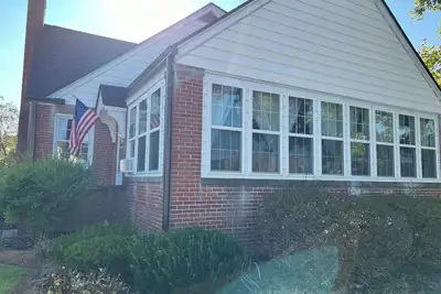 Image de Forget your worries in this spacious 5-Bedroom Home in Downtown Barbourville.