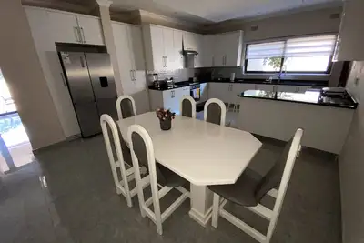 Spacious 3bedroom  suite with Ac, WiFi, backup inverter