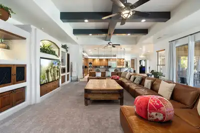 Spacious 9-bedroom villa in enjoyable Scottsdale with Wi-Fi, Sauna, family frdly