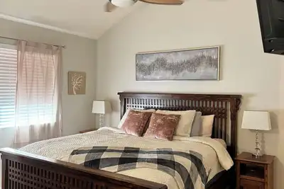 Modern 3-bedroom condo with WiFi in Tempe