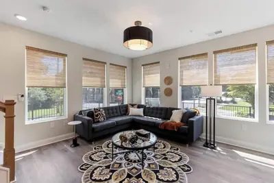 Image de Downtown Getaway: Wake Forest - Walkable to Downtown!
