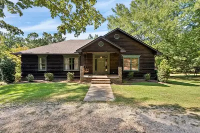 Image de \"Richland Retreat\"- Roomy and Relaxing. 6 Br on 5 acres, 8 min. to Jordan-Hare