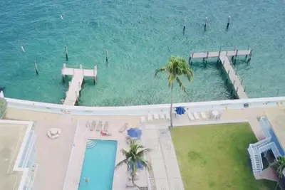 Image de Waterfront 1br at Hillsboro Inlet-walk to the beach, pool, & lighthouse view