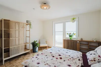 Image de Lovingly renovated and furnished apartment for 4 people in a central location