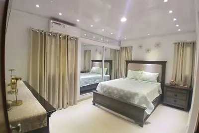 Image de Spacious and cozy apartment with swimming pool.