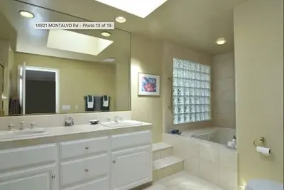Image de Spacious estate near charming downtown Saratoga and the Montalvo Arts Center.