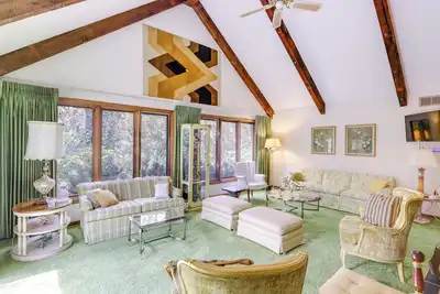 Image de Retro Ohio Home on 1-Acre Property