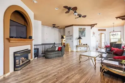 Image de Charming 4-bedroom estate with Ac/Heat and WiFi in delightful Colorado Springs