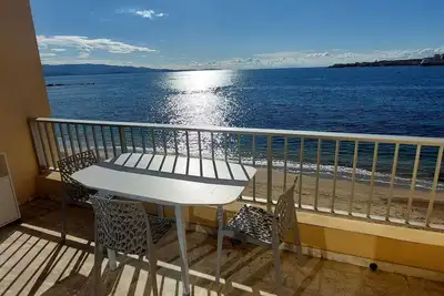 Image de La plage à vos pieds, magnifique vue sur Ajaccio, pour 2 personnes, climatisé