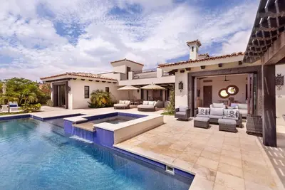 Image de Luxurious 4br Getaway with Free Airport Transfers!