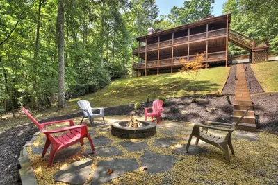 Image de Pet-friendly, family-sized, hot tub, firepit, pool table, WiFi