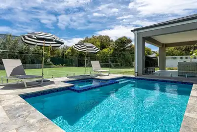 Image de Bellaluca Hamptons: 5  Br, 6  Ba House in Sorrento, Sleeps 12