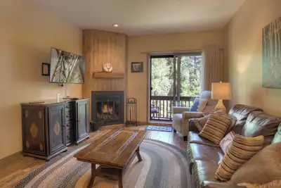 Image de Alpine Aspen Escape (#345) | Deck, Views, 2 Miles to Ski, Shuttle/Pool/HotTub
