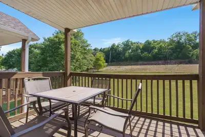 Image de Journey Down Abby Lane | Family-friendly w/ Open Deck