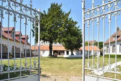 Image de Jusqu'à 30 pers - Jacuzzi - Terrasse - Barbecue - Réunion de famille - Séminaire