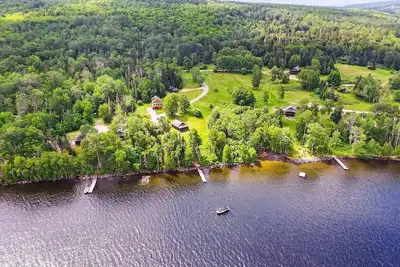 Image de Waterfront on Rangeley Lake! Brand New, Niboban Cabin 14 - Golden Smelt
