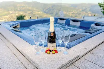 Image de Luxurious Retreat with shared Pool & Jacuzzi in the Heart of Douro