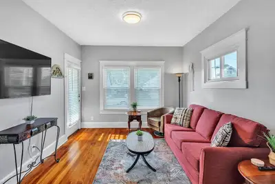 Image de New Listing! Charming 2br Hot Tub Getaway