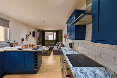 Image de Entire cosy and modern City Centre apartment with free parking