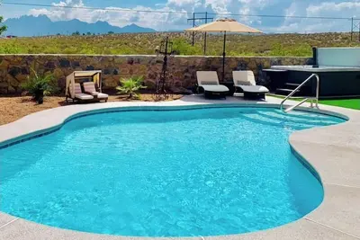 Image de Breathe Taking Mountain View: Pool, Hot Tub, Arcade Room & Amazing Views!