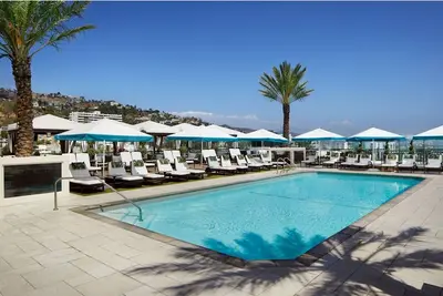 Image de 2 Vista Double Suites at The London West: Rooftop Pool, Pvt Balcony