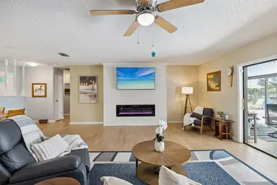 Image de Sunset Beauty w/Private Pool & Canal View!