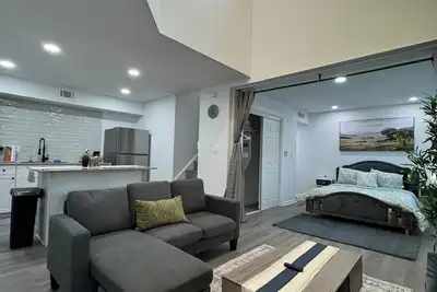 Image de Dt Dallas 2bd Luxe Abode 5 Min from Love Field